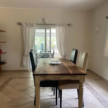 Villa Golfinho *